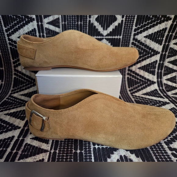 Tinstree Women Tan Suede Flat MocassIn Slip On sz 6 NWD UNIQUE LOOK! - Picture 3 of 6